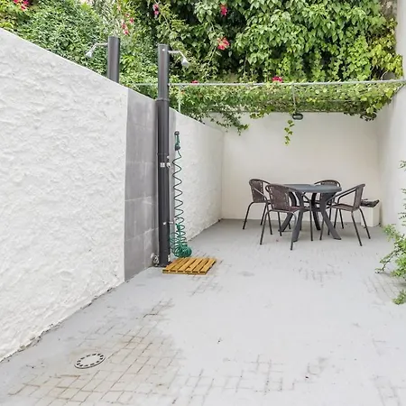 Apartment Sweet Secret Garden At Com Estacionamento Lissabon